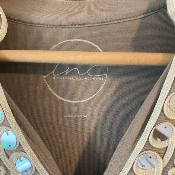 Gray tunic with beautiful details - Picture 3 of 6